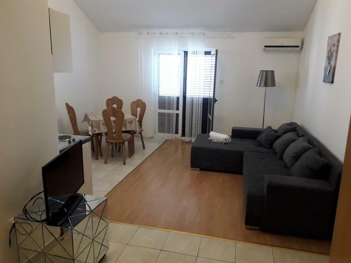 Apartments Dalmacija بودْسْتغانا المظهر الخارجي الصورة